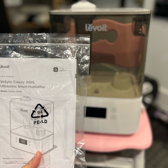 Levoit Smart Ultrasonic Humidifier - Picture 4 of 5